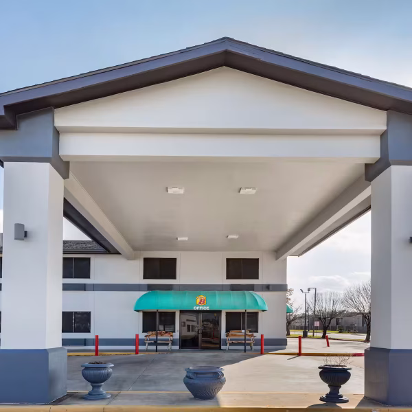 Hotel near I-45 League City
